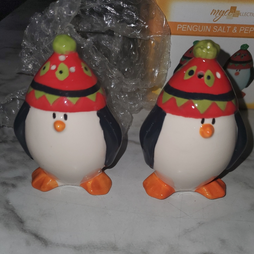 Salt and pepper penguin shaker